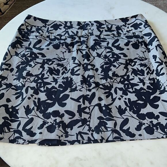 Izod navy blue pattern golf skort size 12 - Picture 5 of 9